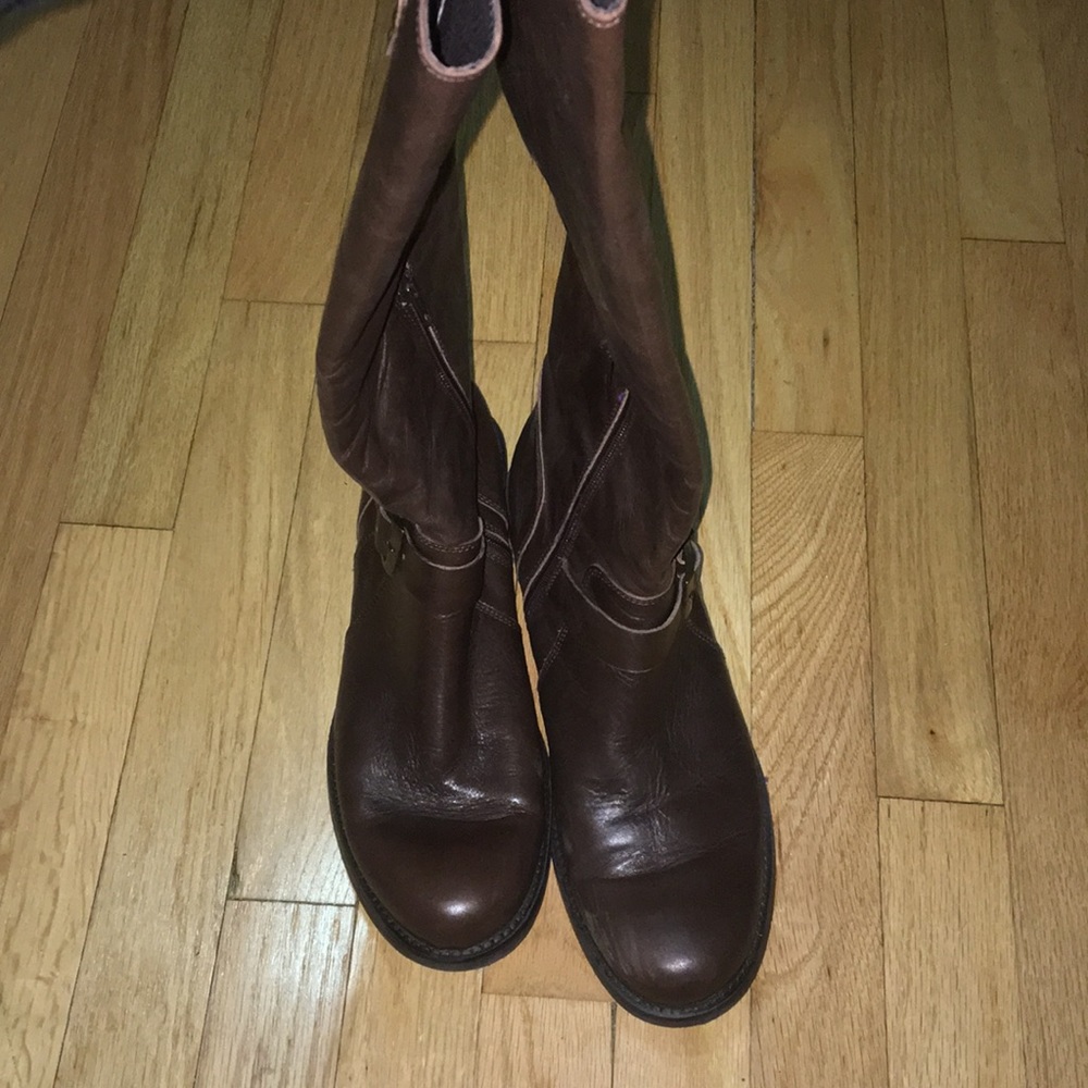 Charles David boots ***Accepting offers***